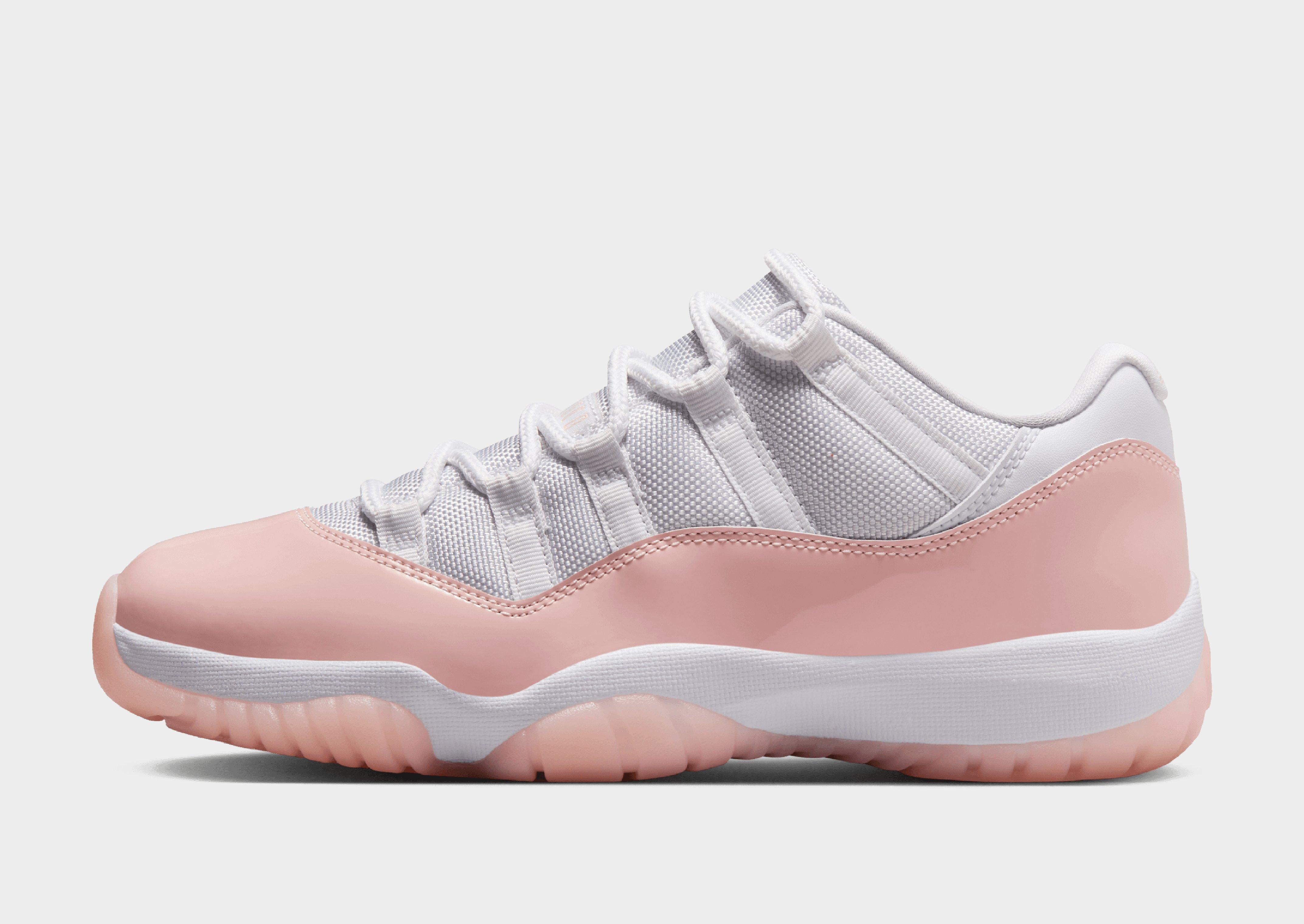 รองเท้าผู้หญิง Air 11 Retro Low