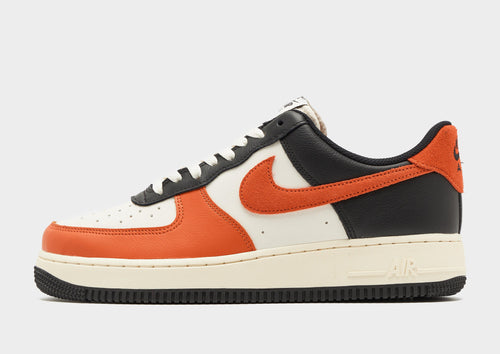 รองเท้าผู้ชาย Air Force 1 '07 LV8