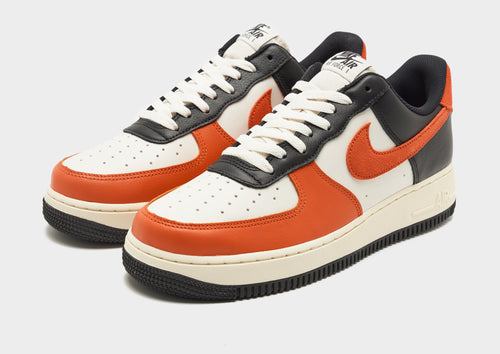 รองเท้าผู้ชาย Air Force 1 '07 LV8