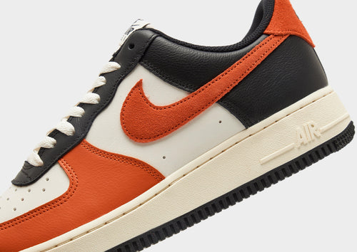 รองเท้าผู้ชาย Air Force 1 '07 LV8