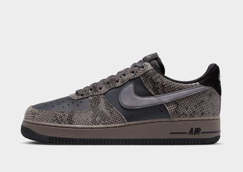 รองเท้าผู้ชาย Air Force 1 '07 LV8