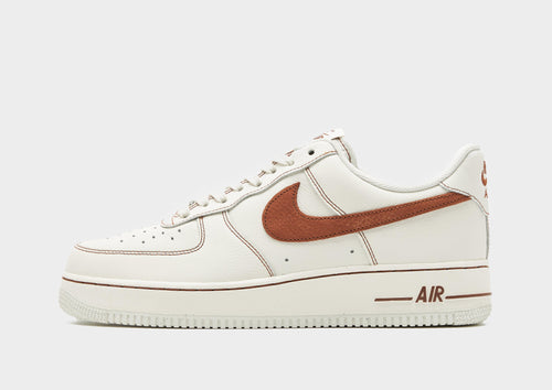 รองเท้าผู้ชาย Air Force 1 '07 LV8