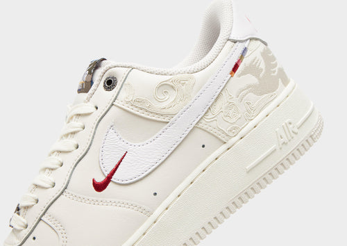 รองเท้าผู้ชาย Air Force 1 '07 SE LNY