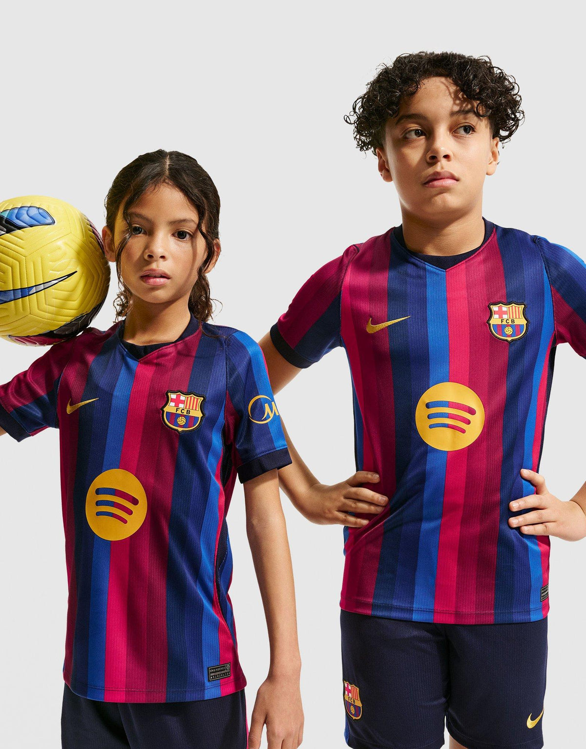 เสื้อฟุตบอลชุดเหย้าเด็กโต FC Barcelona 2026/27