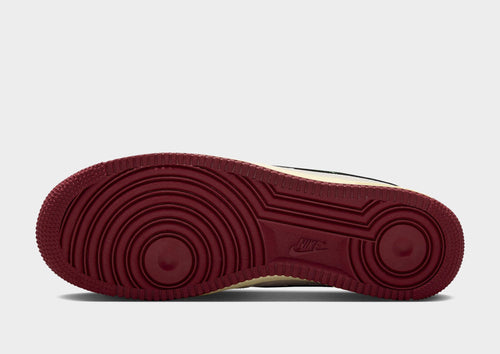 รองเท้าผู้ชาย Air Force 1 '07 LV8