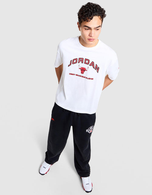 เสื้อยืดผู้ชายลายกราฟิก Flight Essentials ทรง Boxy