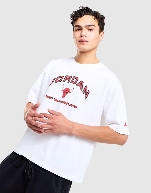 เสื้อยืดผู้ชายลายกราฟิก Flight Essentials ทรง Boxy