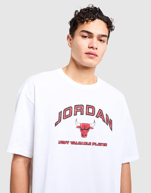 เสื้อยืดผู้ชายลายกราฟิก Flight Essentials ทรง Boxy