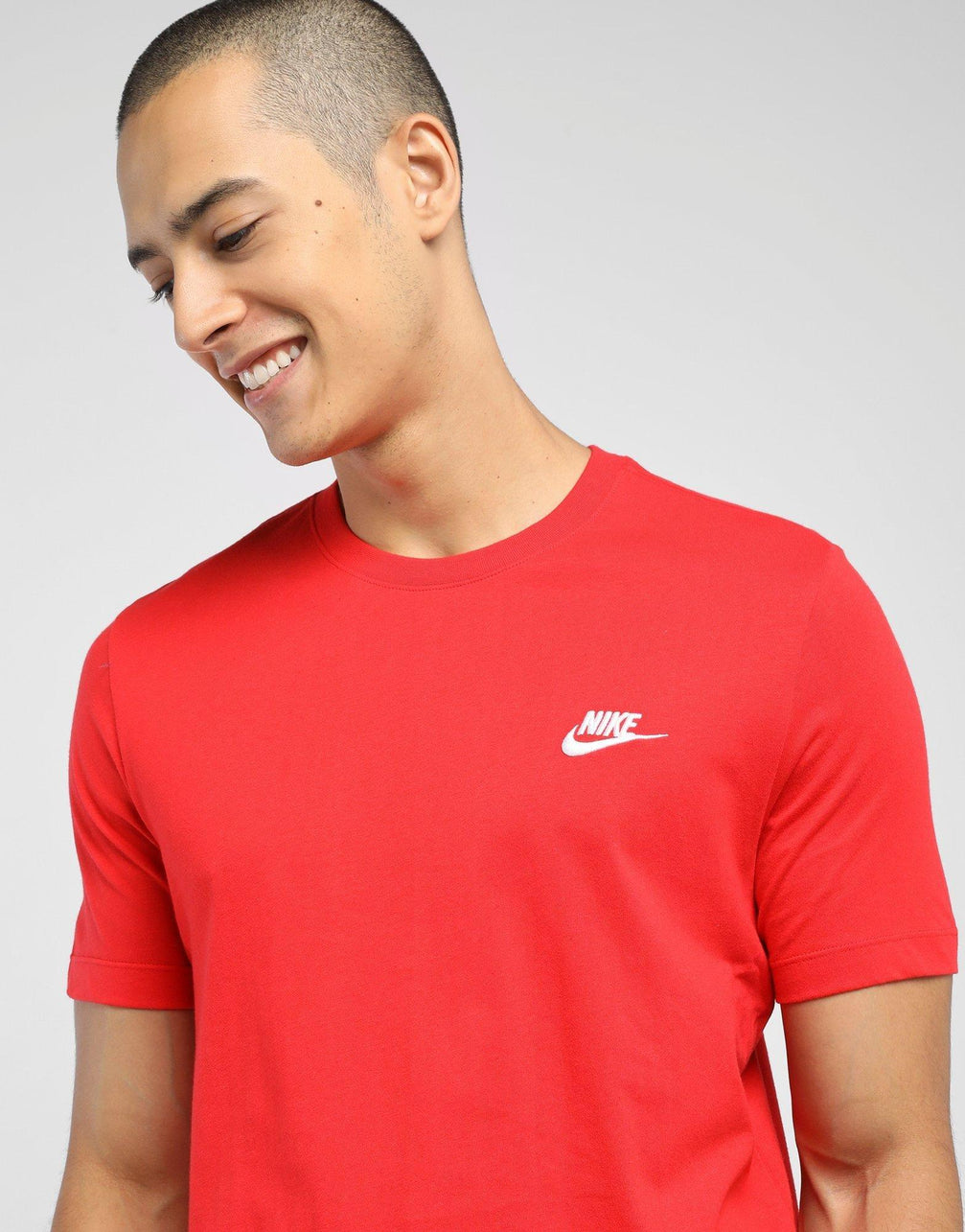 สีแดง Nike เสื้อยืดผู้ชาย Club - JD Sports Thailand – JD Sports ประเทศไทย