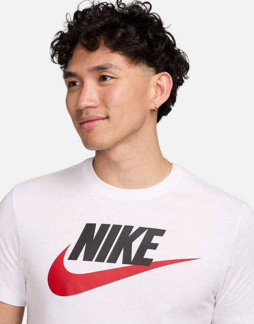 เสื้อยืดผู้ชาย Sportswear