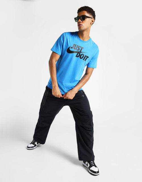 เสื้อยืดผู้ชาย Just Do It Swoosh