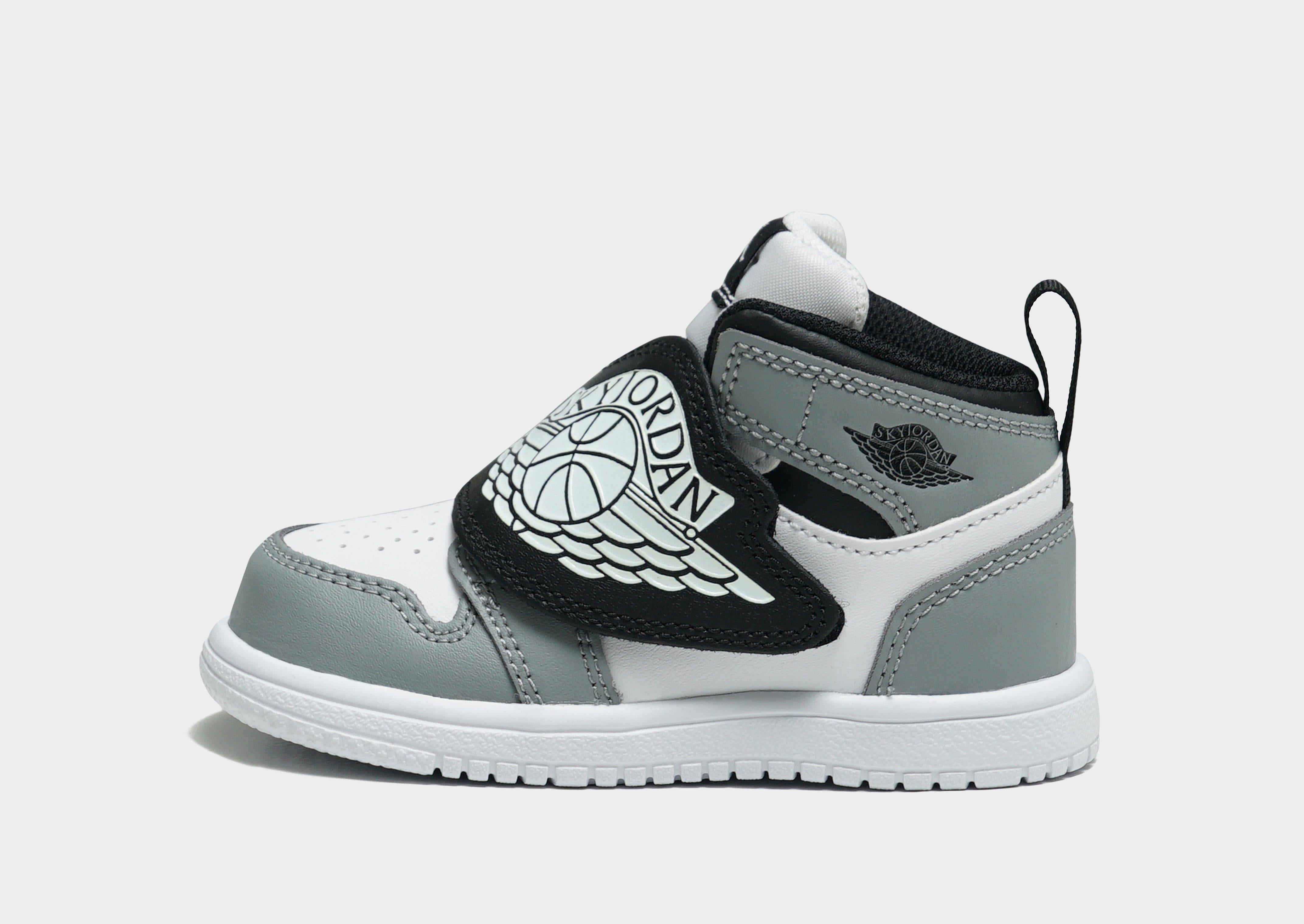 รองเท้าเด็กวัยหัดเดิน Sky Jordan 1
