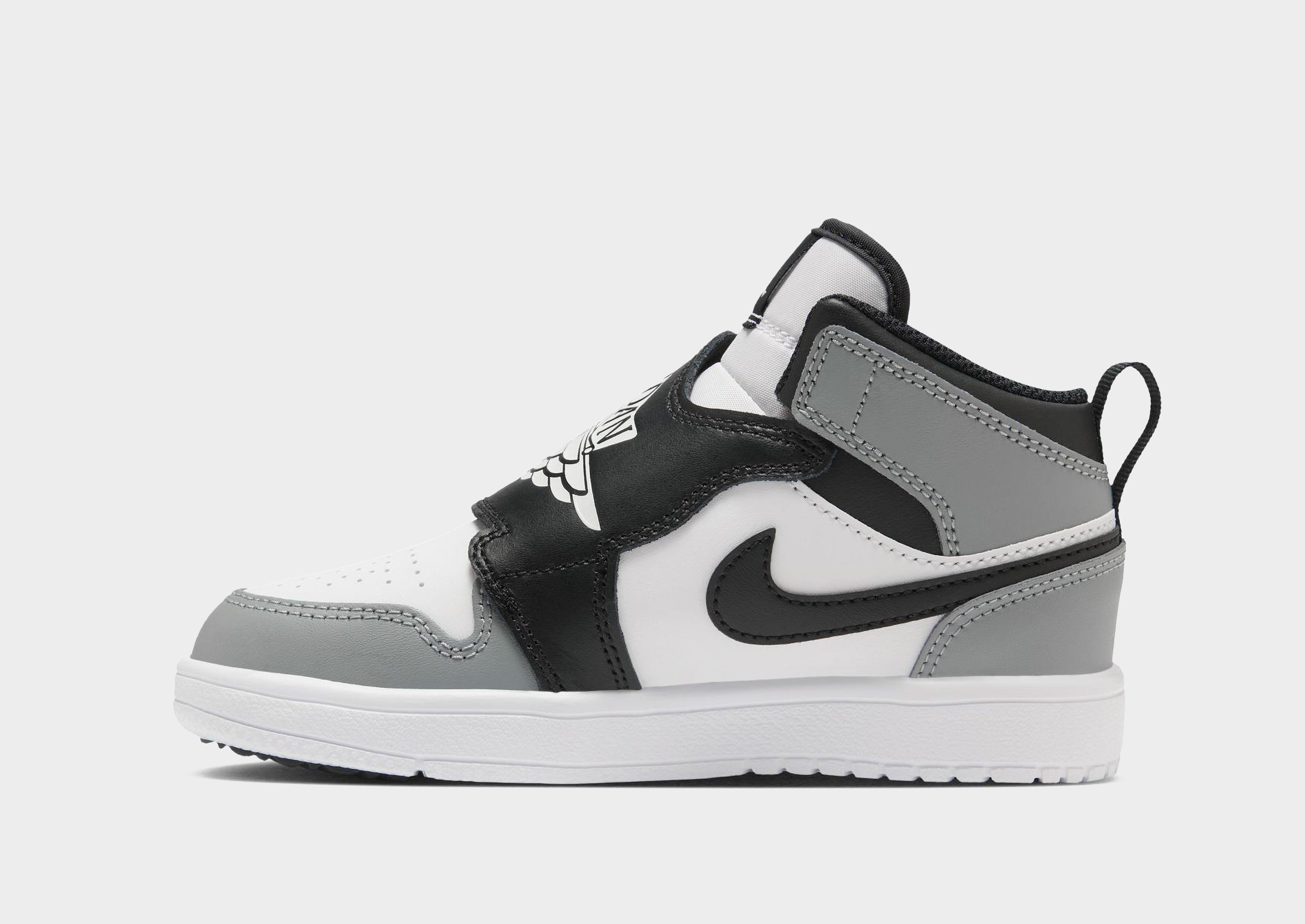 รองเท้าเด็กเล็ก Sky Jordan 1