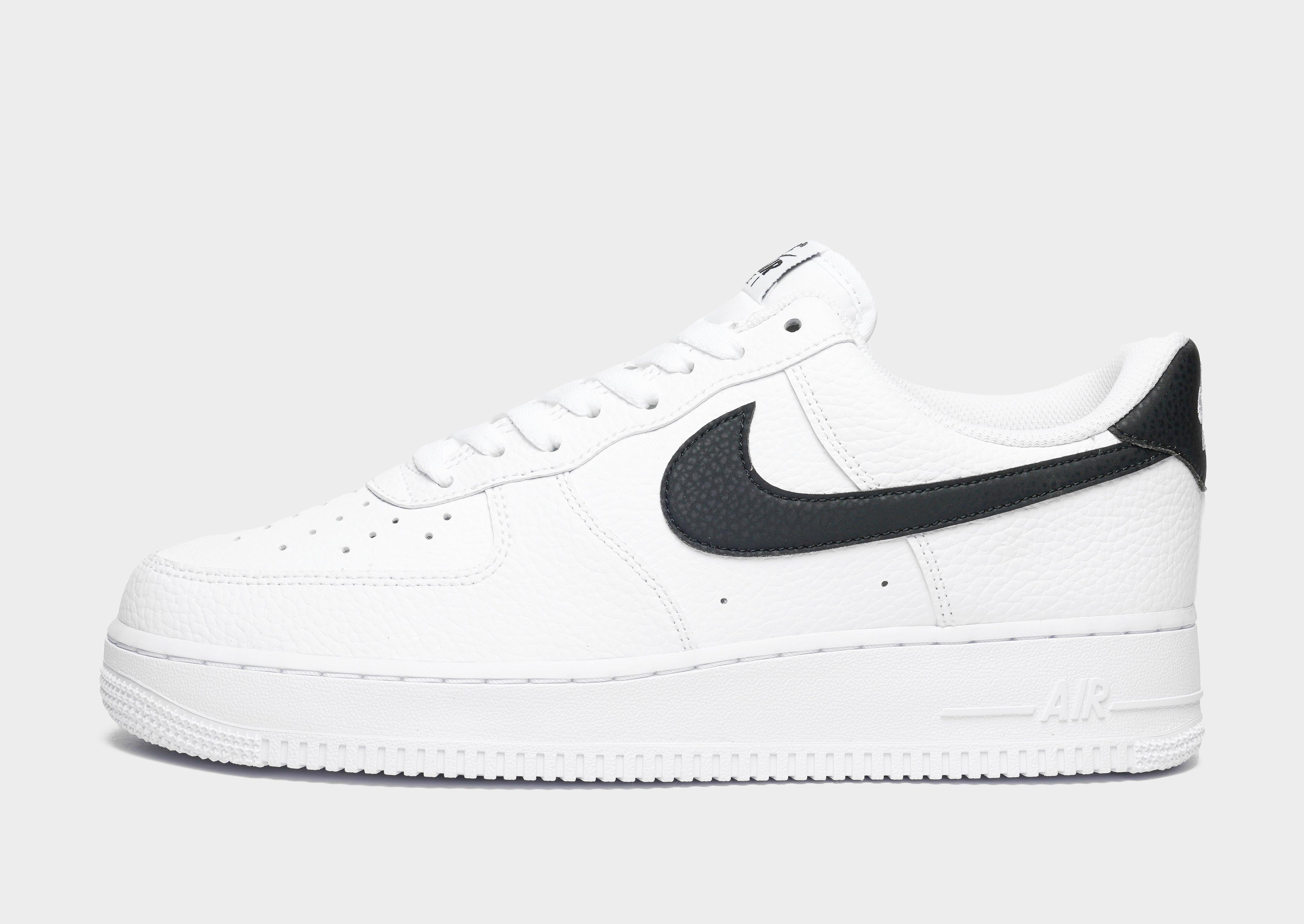 รองเท้าผู้ชาย Air Force 1 '07