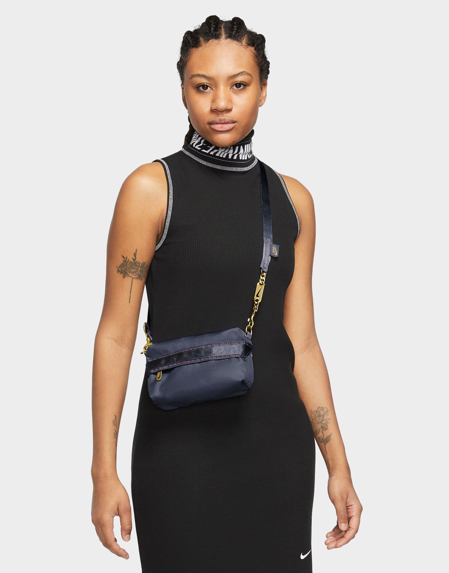 กระเป๋าคาด Sportswear Futura Luxe Crossbody (1L)