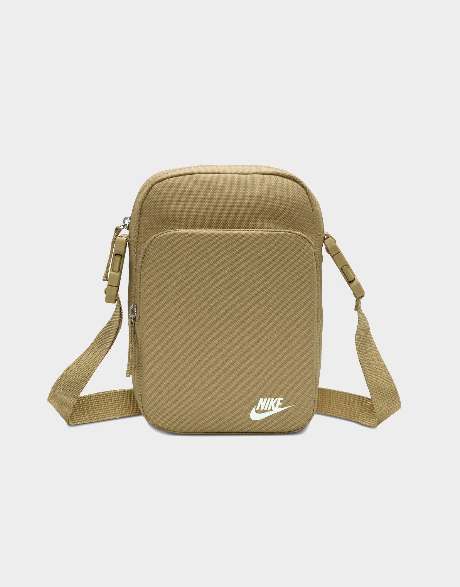กระเป๋า Heritage Crossbody (4L)