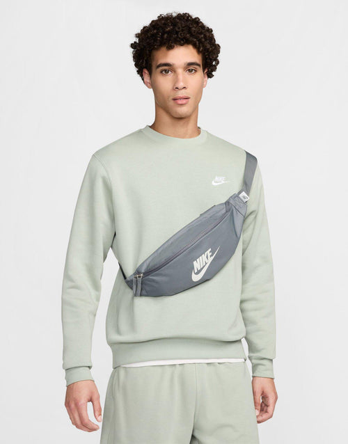 กระเป๋าคาดเอว Heritage Waistpack (3L)