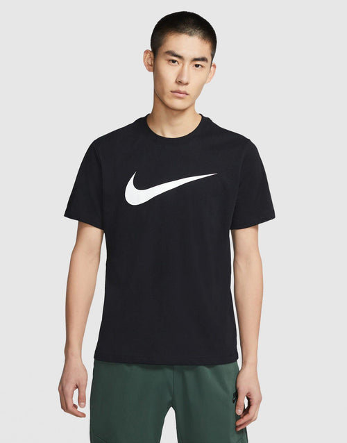 เสื้อยืดผู้ชาย Sportswear Swoosh