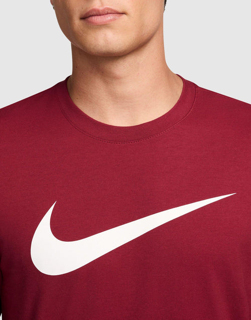 เสื้อยืดผู้ชาย Sportswear Swoosh