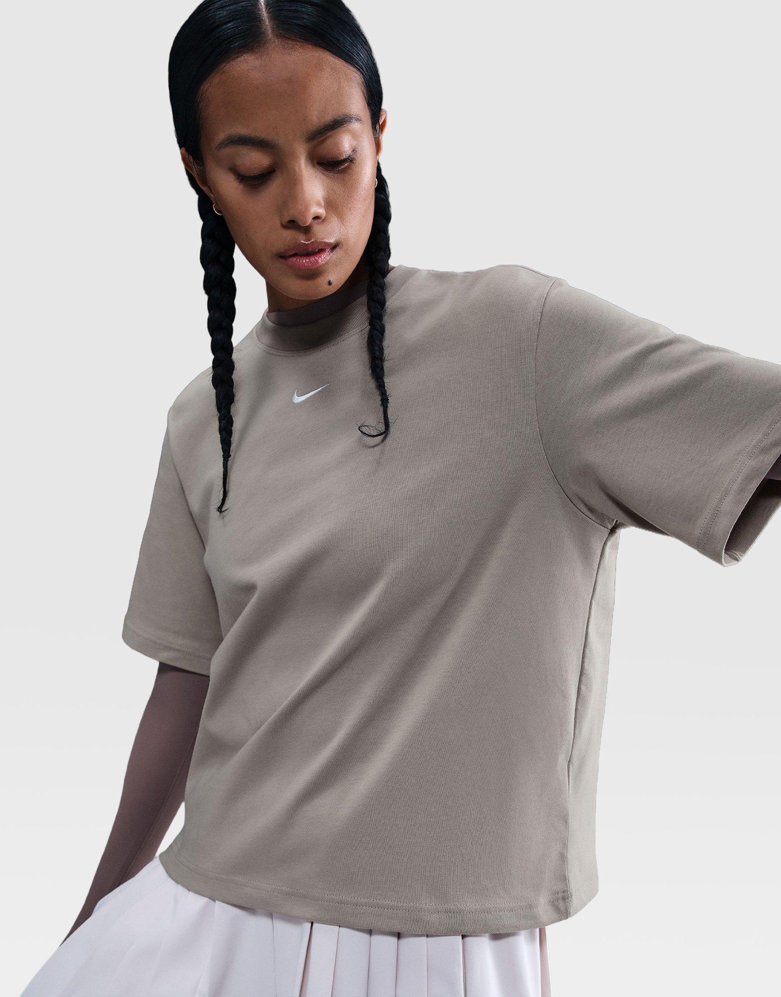 เสื้อยืดผู้หญิง Sportswear Essential Boxy