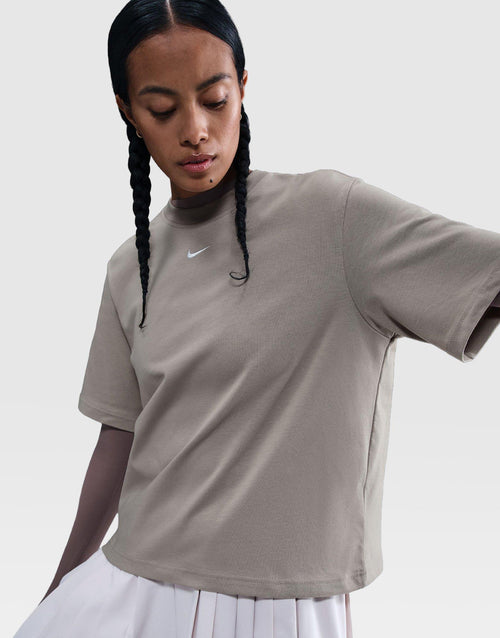 เสื้อยืดผู้หญิง Sportswear Essential Boxy