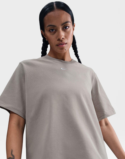 เสื้อยืดผู้หญิง Sportswear Essential Boxy