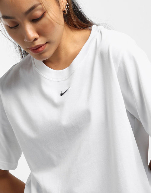 เสื้อยืดผู้หญิง Sportswear Essential Boxy