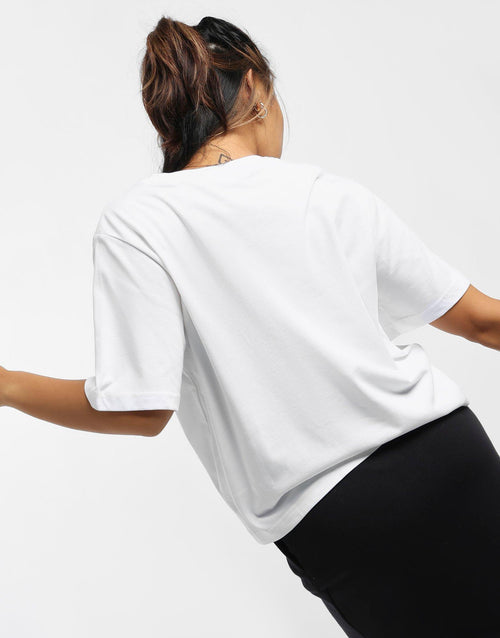 เสื้อยืดผู้หญิง Sportswear Essential Boxy