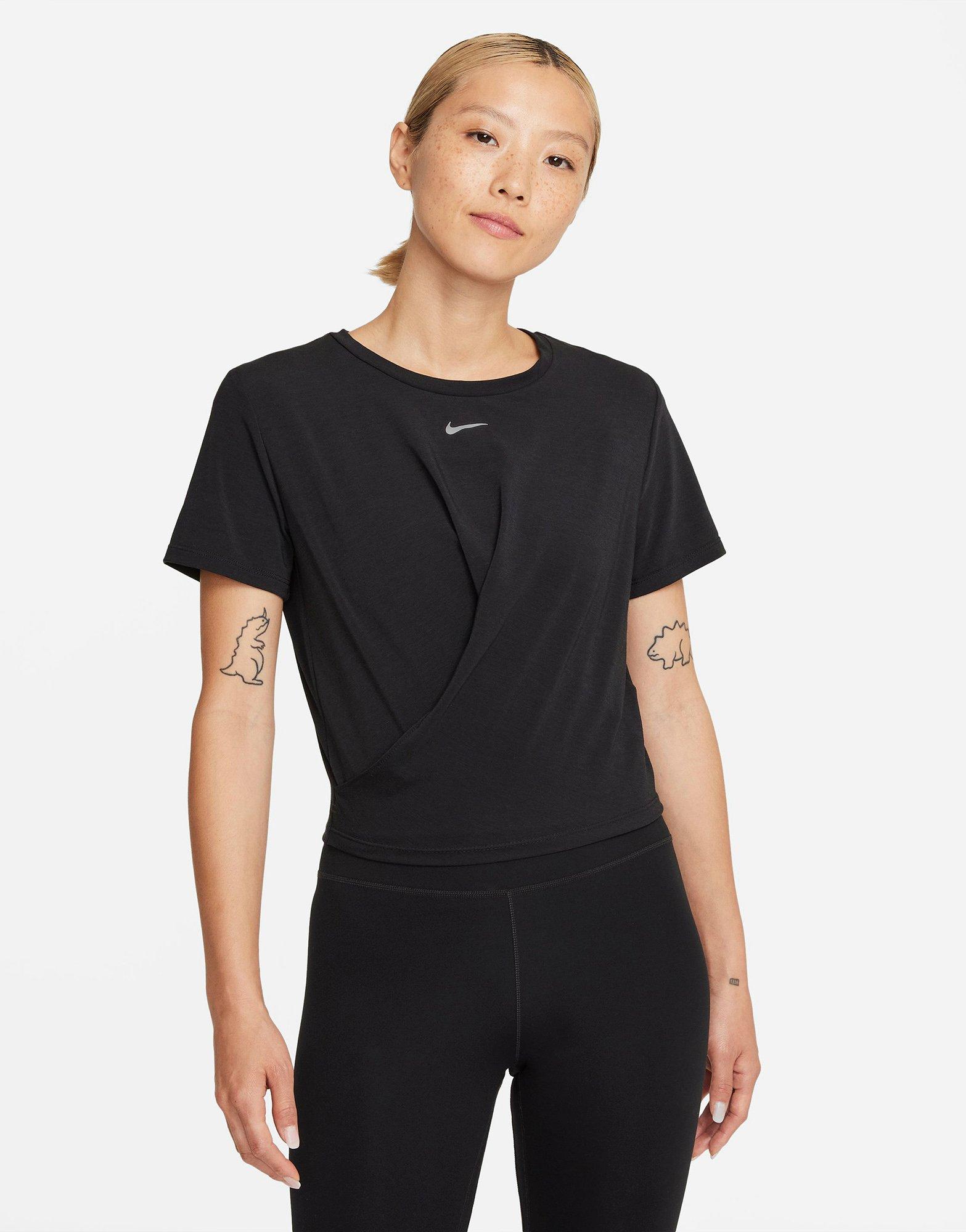 เสื้อยืดผู้หญิง Dri-FIT One Luxe Twist Standard Fit