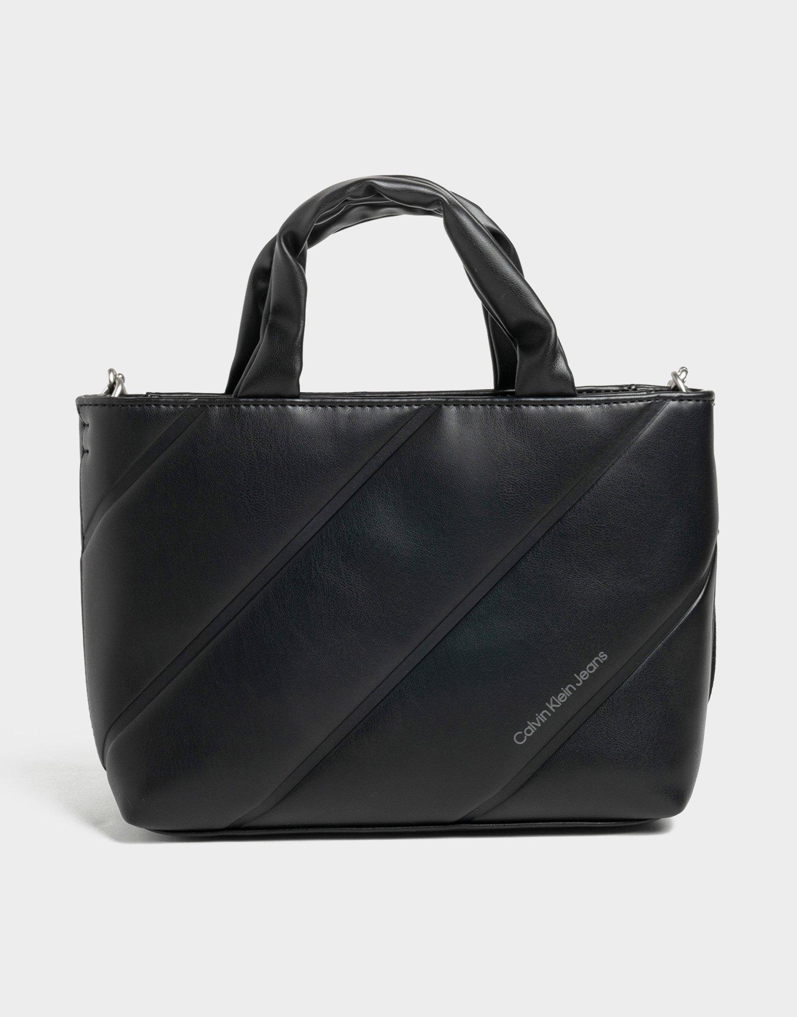 กระเป๋า Quilted Micro Tote