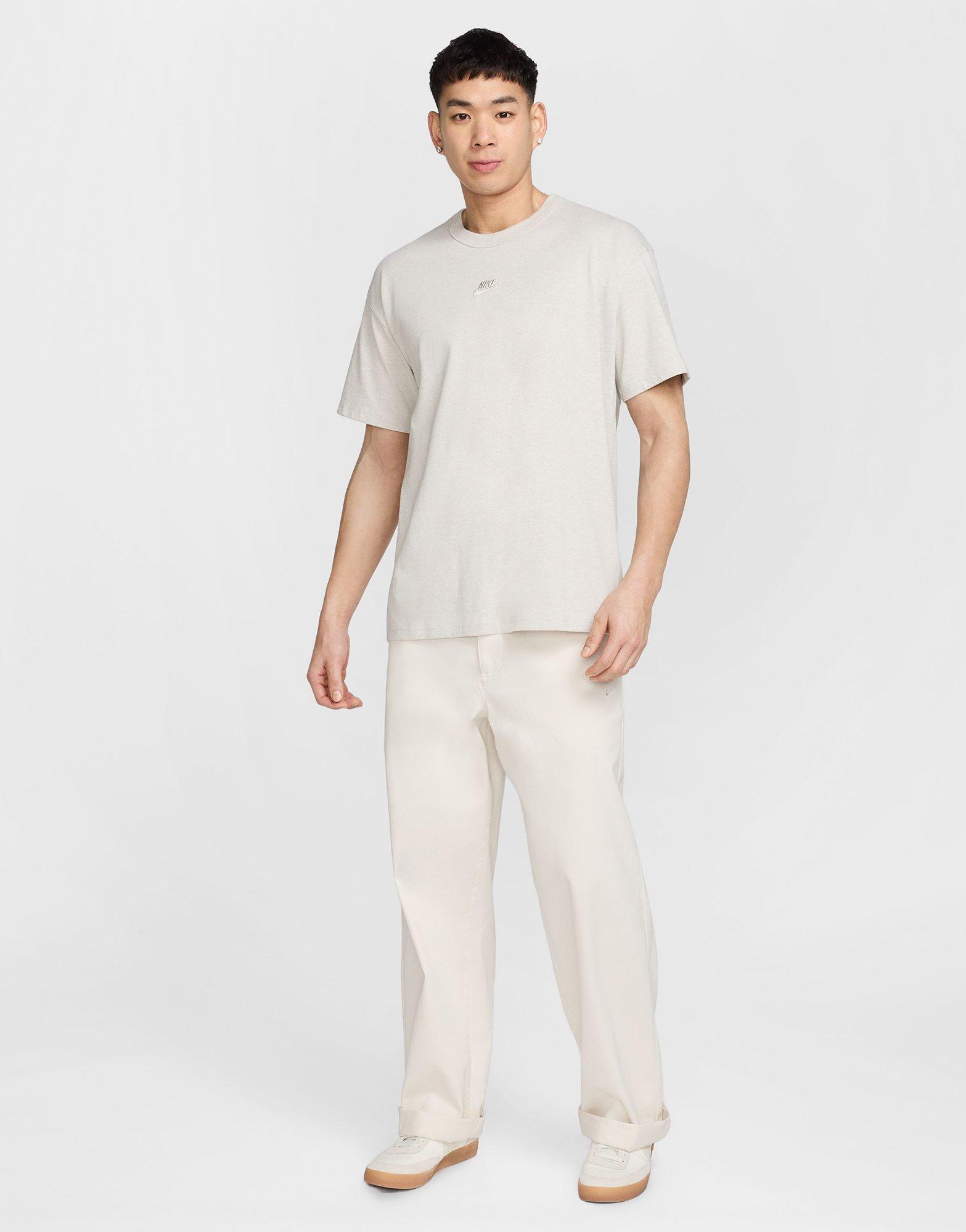 เสื้อยืดผู้ชาย Sportswear Premium Essentials