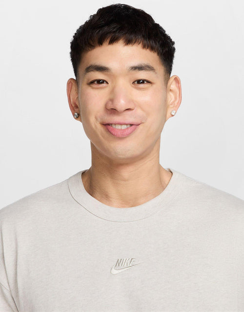 เสื้อยืดผู้ชาย Sportswear Premium Essentials