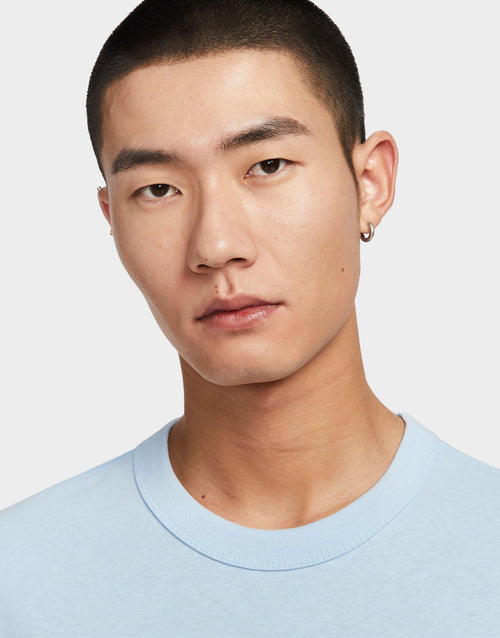 เสื้อยืดผู้ชาย Sportswear Premium Essentials