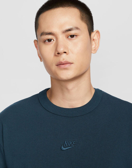 เสื้อยืดผู้ชาย Sportswear Premium Essentials