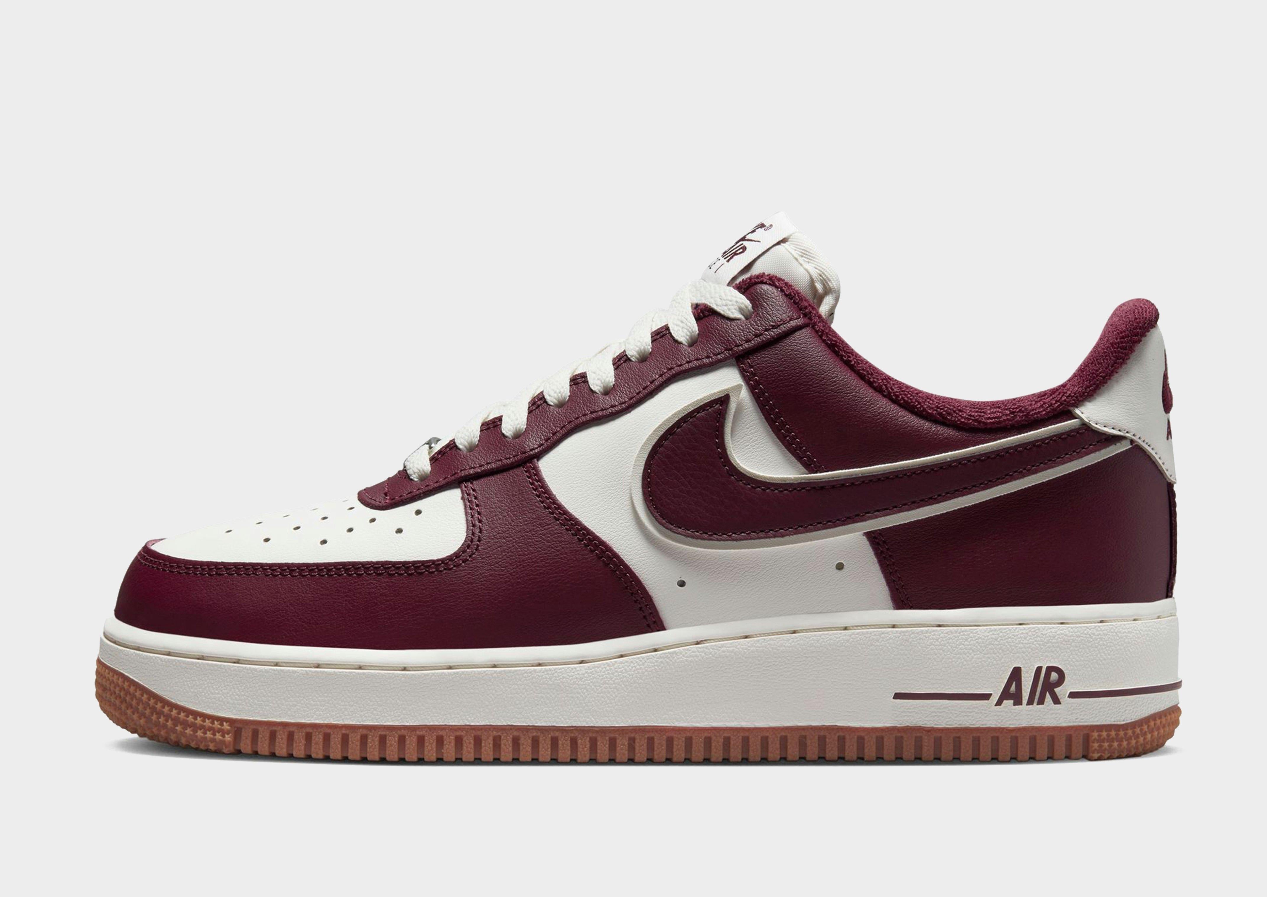 รองเท้าผู้ชาย Air Force 1 '07 LV8