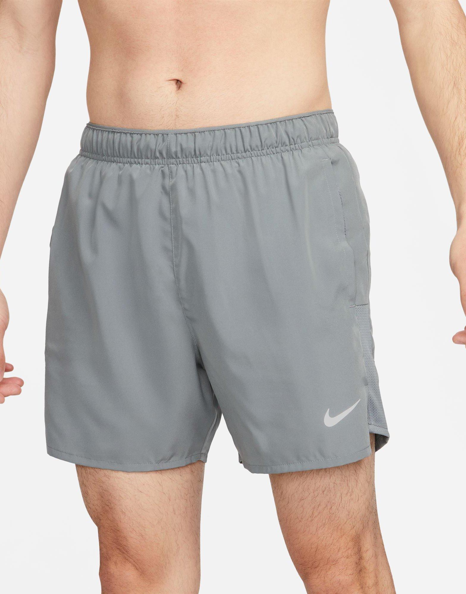 กางเกงขาสั้นผู้ชาย Dri-FIT Challenger