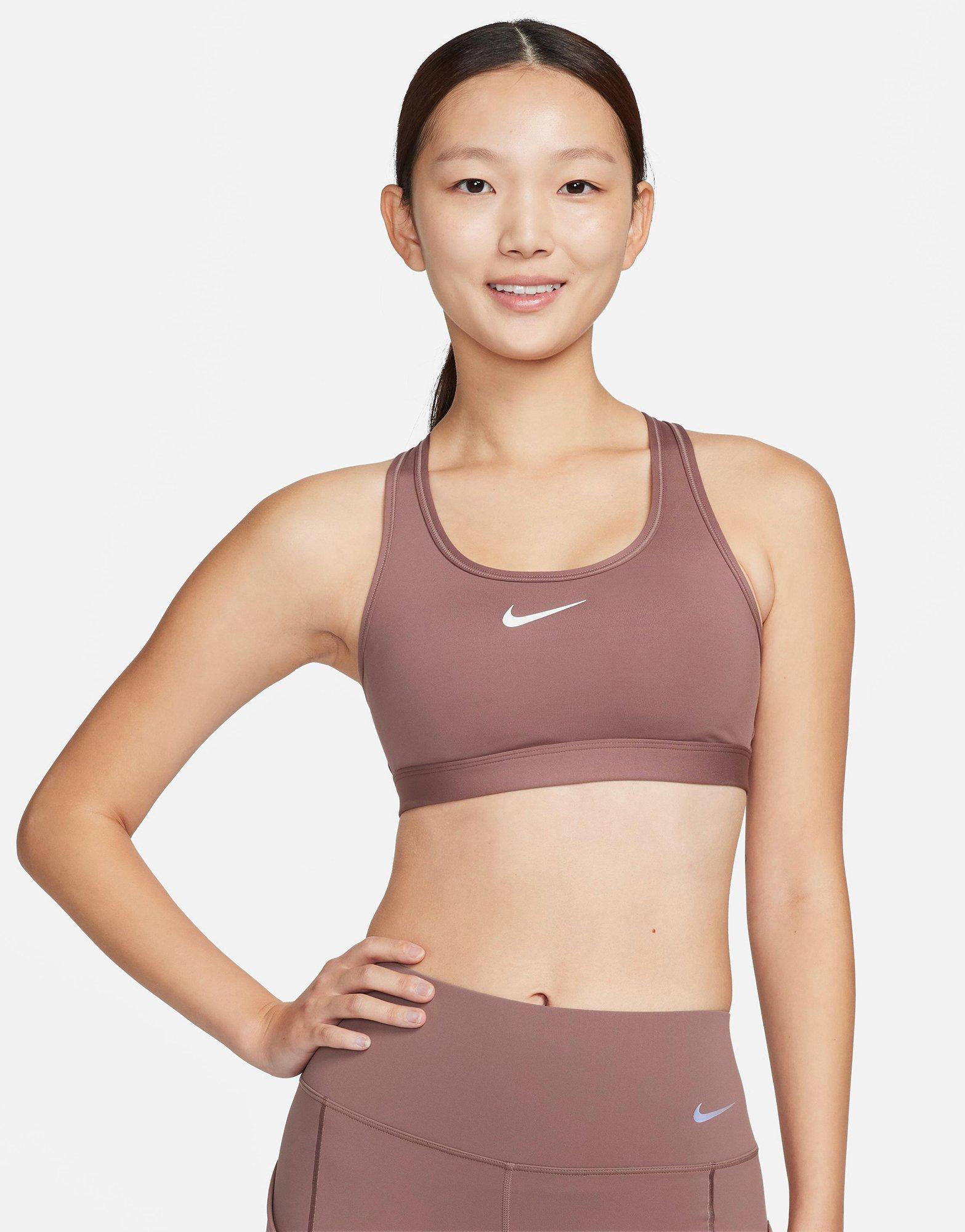 สปอร์ตบราผู้หญิง Swoosh Medium Support Padded