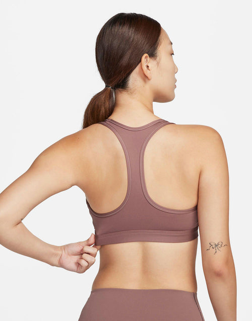 สปอร์ตบราผู้หญิง Swoosh Medium Support Padded