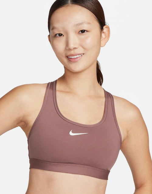 สปอร์ตบราผู้หญิง Swoosh Medium Support Padded