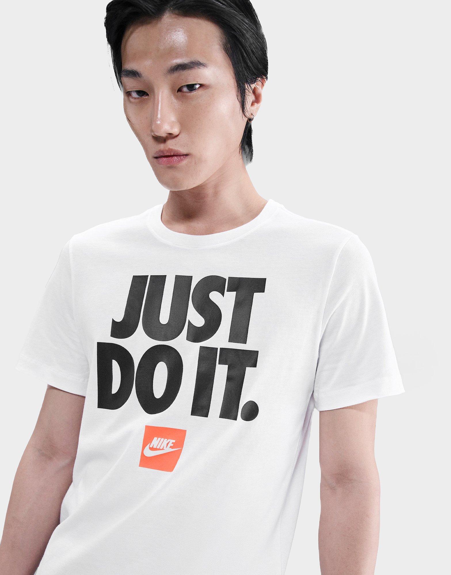 เสื้อยืดผู้ชาย Sportswear