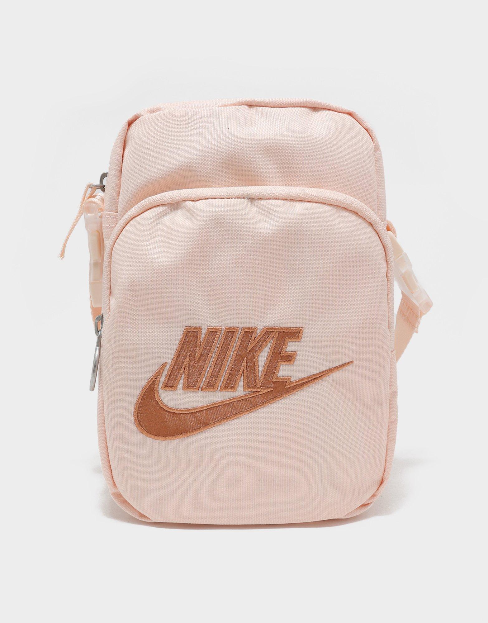 กระเป๋า Heritage Crossbody (4L)