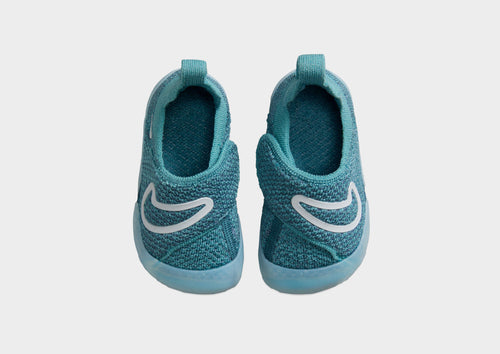 รองเท้าเด็กวัยหัดเดิน Swoosh 1