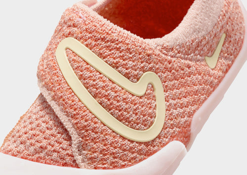 รองเท้าเด็กวัยหัดเดิน Swoosh 1