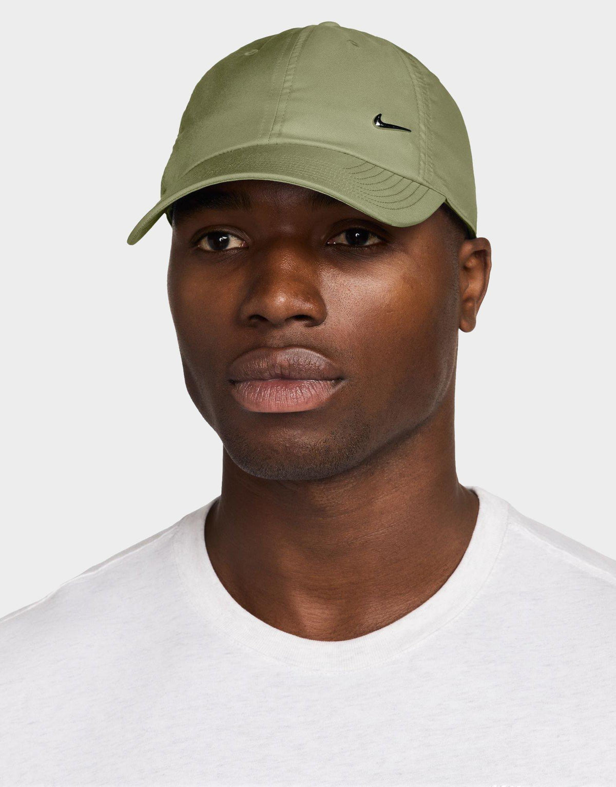 หมวกแก็ป Dri-FIT Club Metal Swoosh