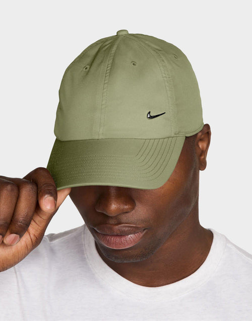 หมวกแก็ป Dri-FIT Club Metal Swoosh