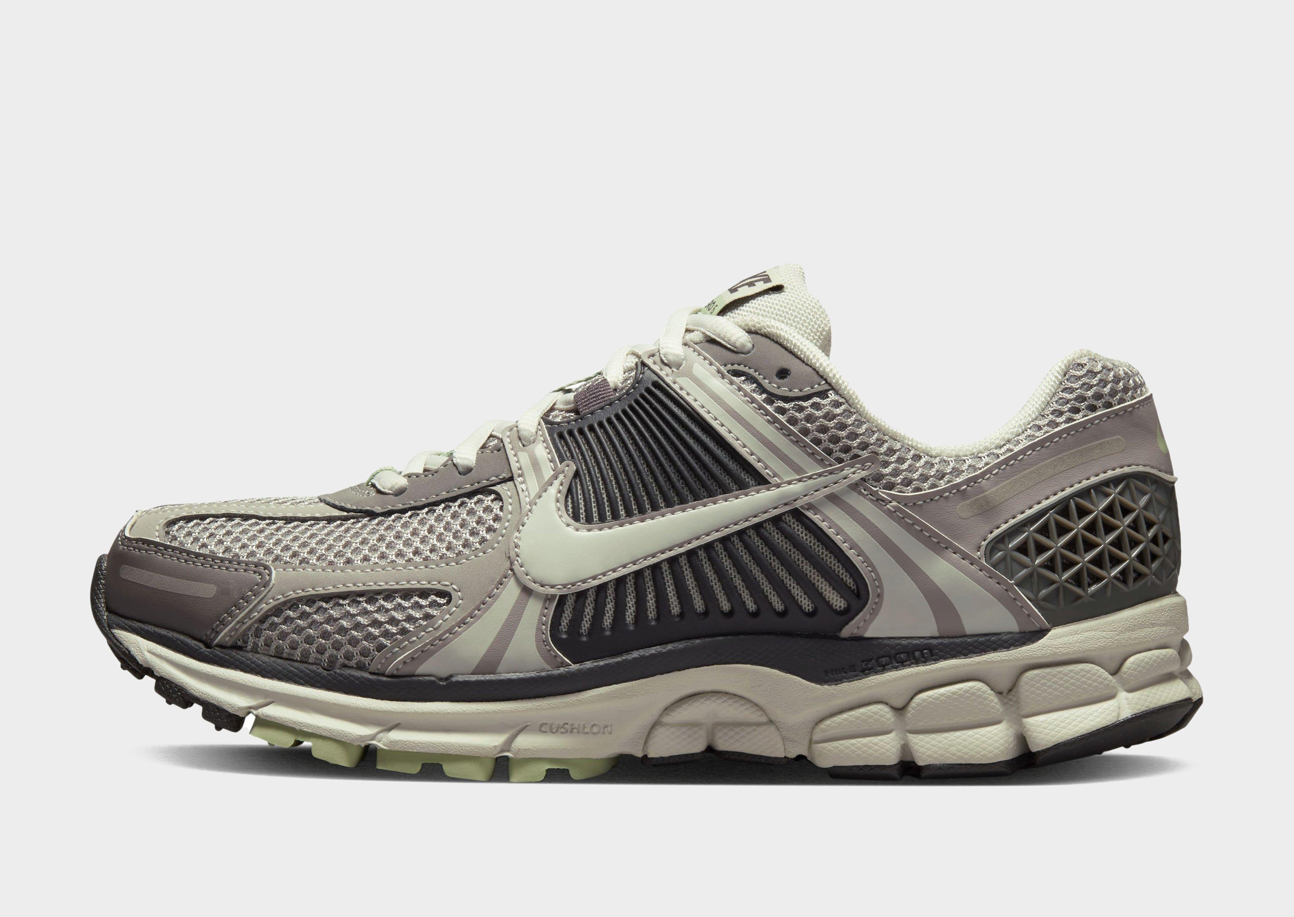 รองเท้าผู้หญิง Zoom Vomero 5