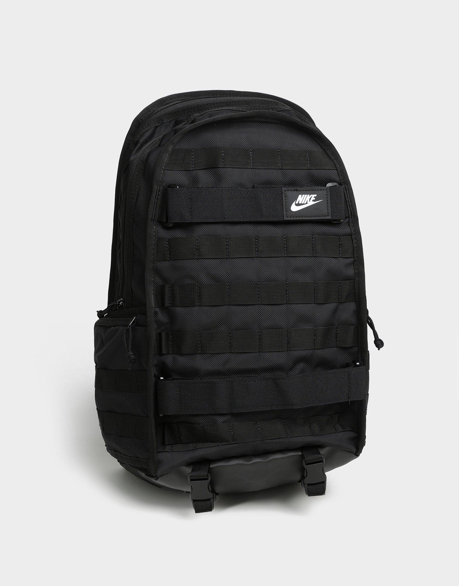 กระเป๋าสะพายหลัง Sportswear RPM (26L)