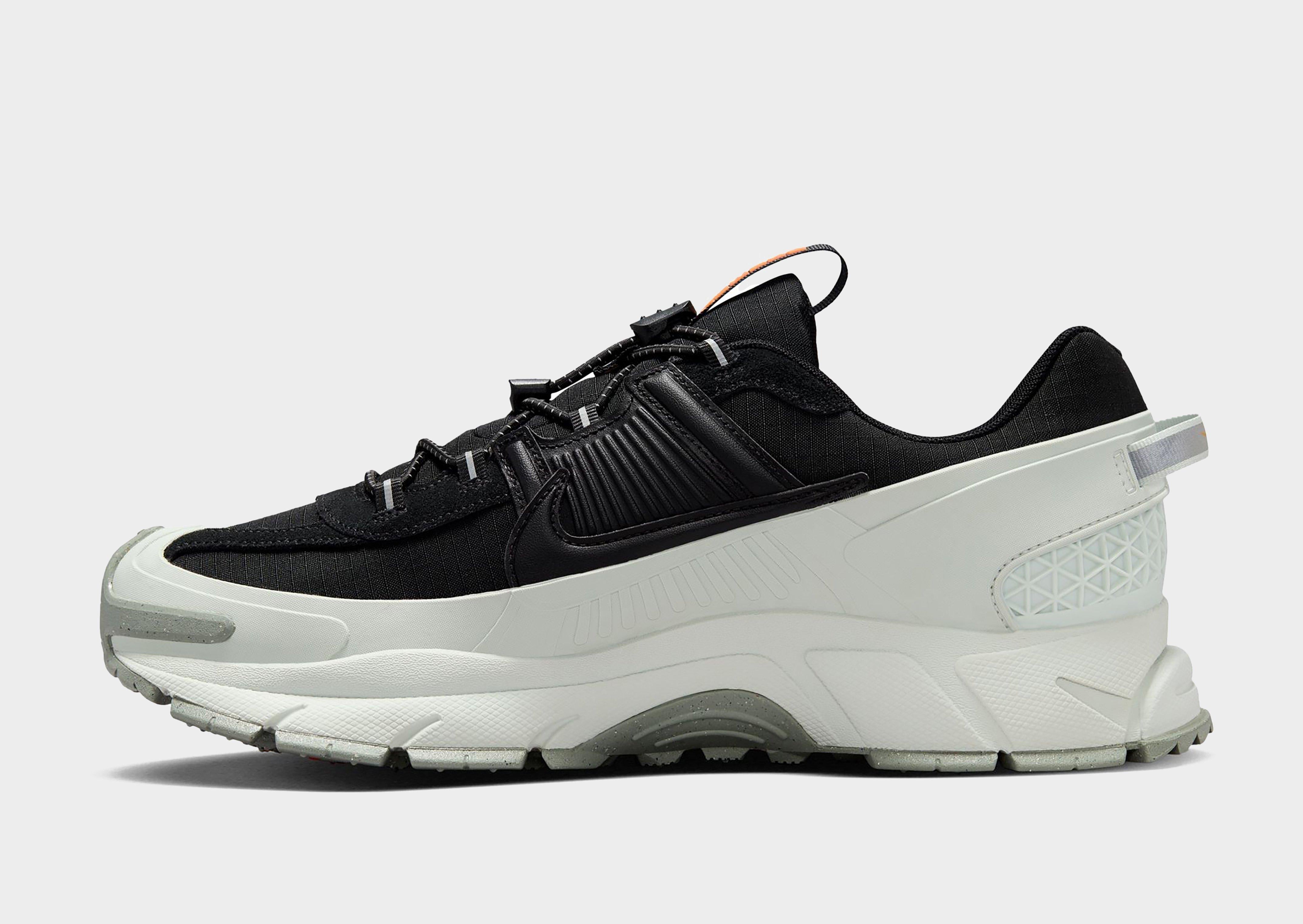 รองเท้าผู้ชาย Zoom Vomero Roam