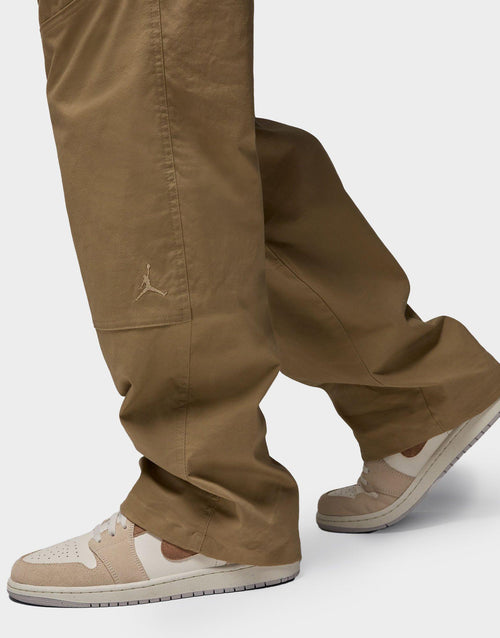 กางเกงขายาวผู้ชาย Essentials Woven