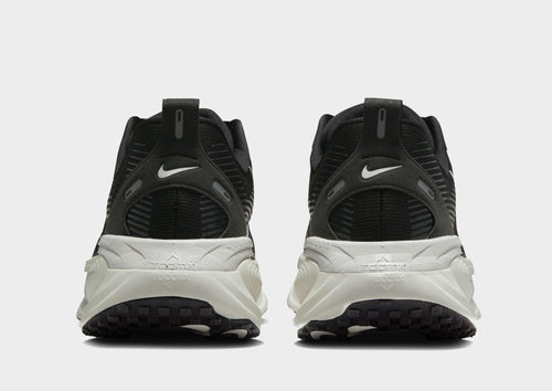 รองเท้าผู้ชาย Vomero 18